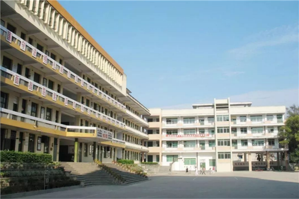 东胜市公立小学排名榜 东胜第二小学上榜东胜第九小学现代化教育