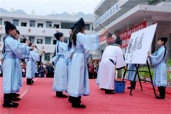 上饶市公立小学排名榜 上饶市石狮中心小学上榜第一校风严谨