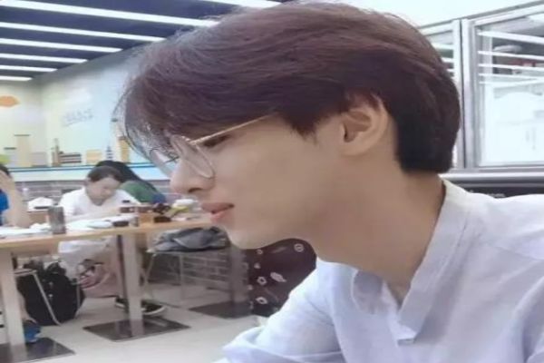 中国十大高校校草大比拼 TFBOYS上榜两人张新成是国民校草
