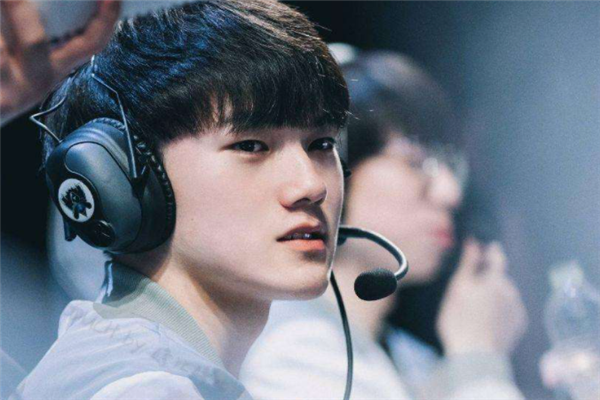 lol官方顶级选手排行榜：JackeyLove上榜，第六被称为大魔王