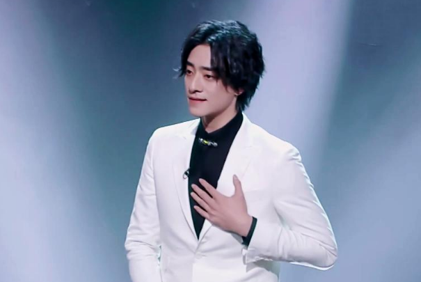 华语音乐年度人气歌手top10：李宇春上榜，第一“青年楷模”