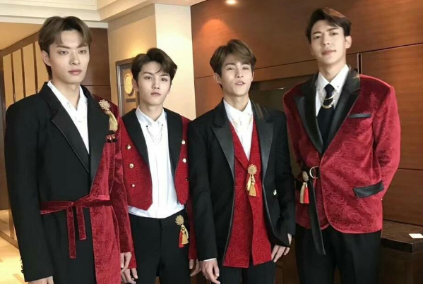 年度十大人气组合排行榜：TFBOYS上榜，第九虚拟存在