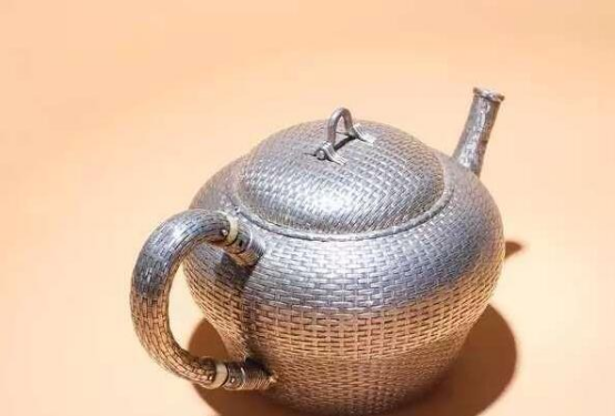 世界十大名贵金属 黄金仅第七,它在地壳中仅为十亿分之一