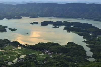 世界蓄水量最大十大湖泊 休伦湖上榜第一名出乎意料