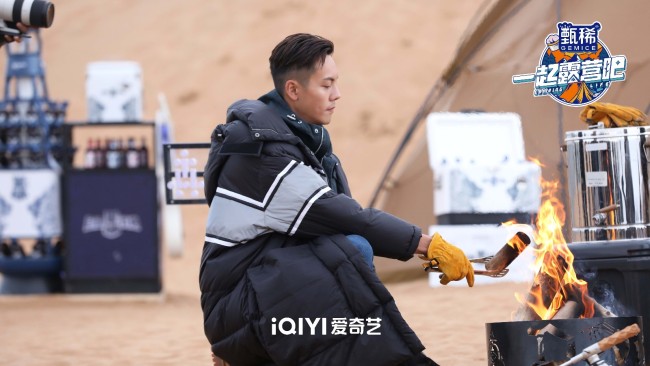 《一起露营吧》王子异朱正廷合体 钟楚曦模仿杨迪