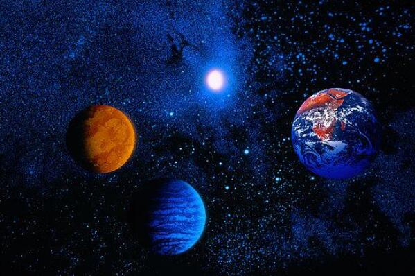 宇宙十大最奇特发现 地球在变重，月亮也在慢慢远离地球
