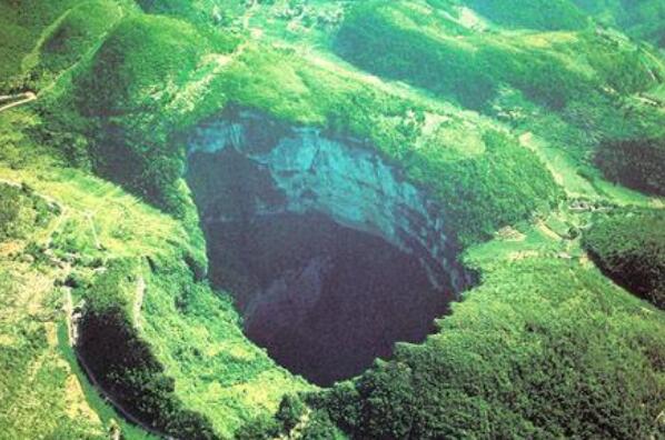 世界十大著名天坑 冰岛陷坑上榜，有四个都在美国