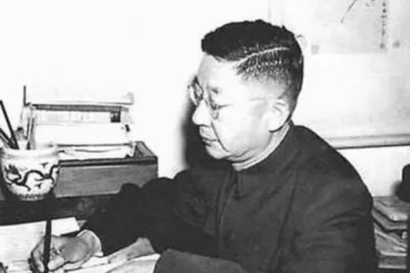 中国近现代最著名的十大作家 鲁迅第一，张爱玲上榜