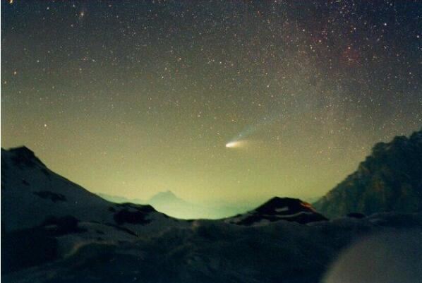 历史上十大最著名的彗星 哈雷彗星上榜 第十竟差点与地球相撞