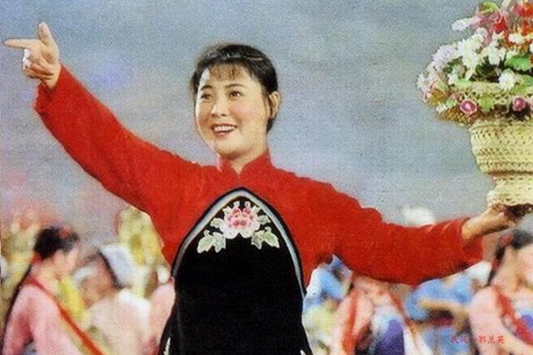 中国十大殿堂级女歌手排行榜：徐小凤第一，蔡琴第十