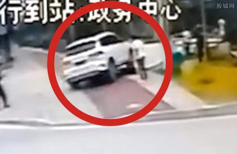 女子被碾压身亡