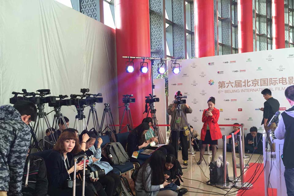 怎么联系当地媒体记者 联系当地媒体记者要钱吗