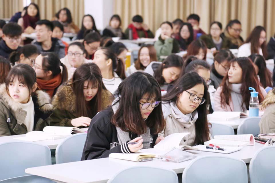 女孩选择什么专业好就业 女孩可以选工科专业吗