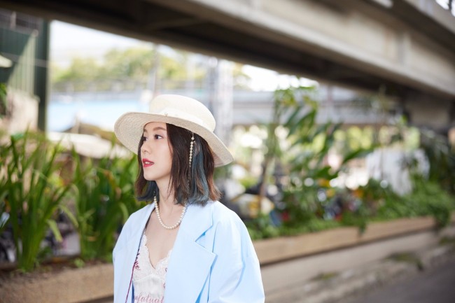 白安新歌《不够特别的我不要》玩摇滚