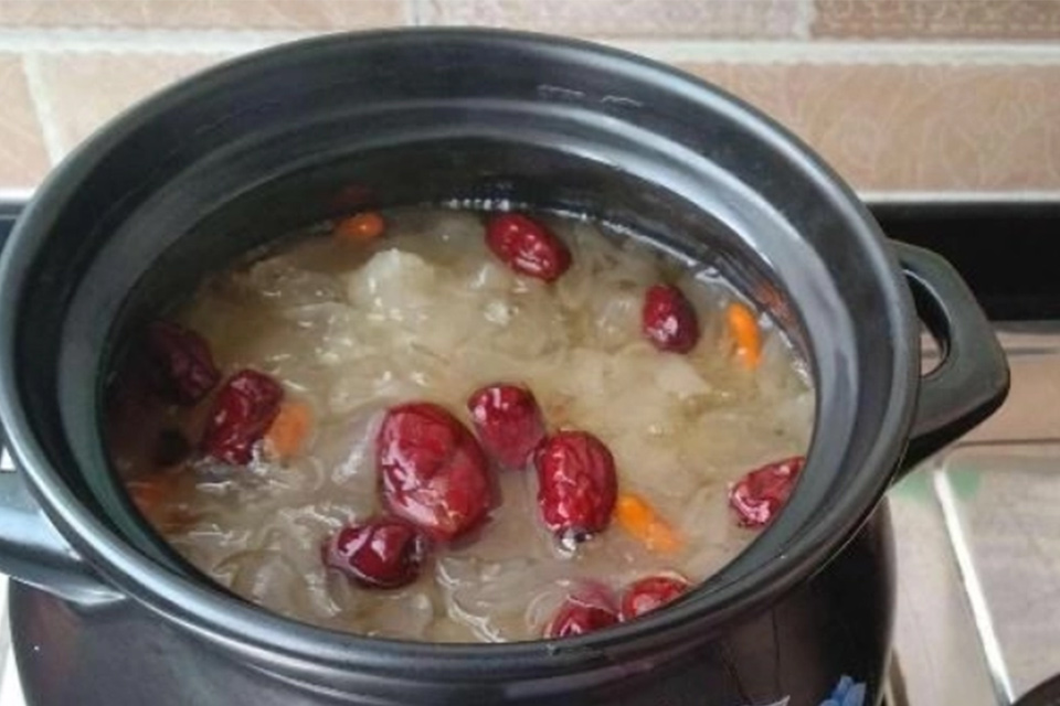 高压锅煮银耳汤要多久 银耳几分钟就泡开了是不是有问题