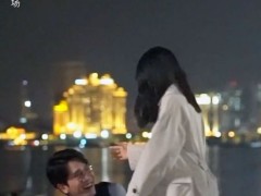 彭冠英蔡文静拍强吻戏份 托脸亲吻显霸道多次笑场