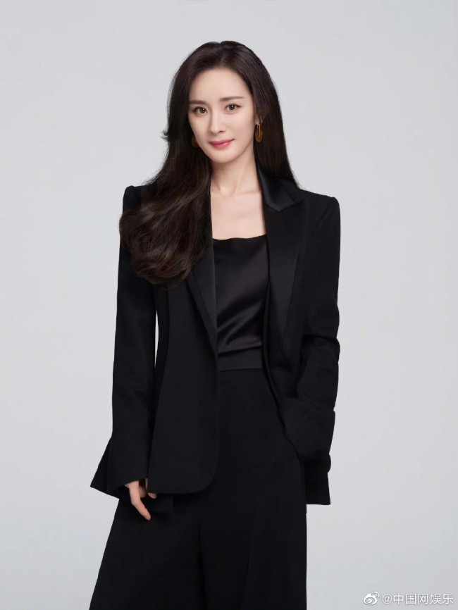 美女组团出新片 杨幂Angelababy唐嫣工作室出图