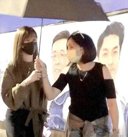 王心凌疑与绯闻男友同居 男方被曝从女方家中走出