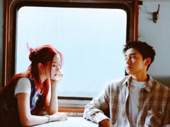 欧阳娜娜晒红发照 与翟子路合作氛围感拉满