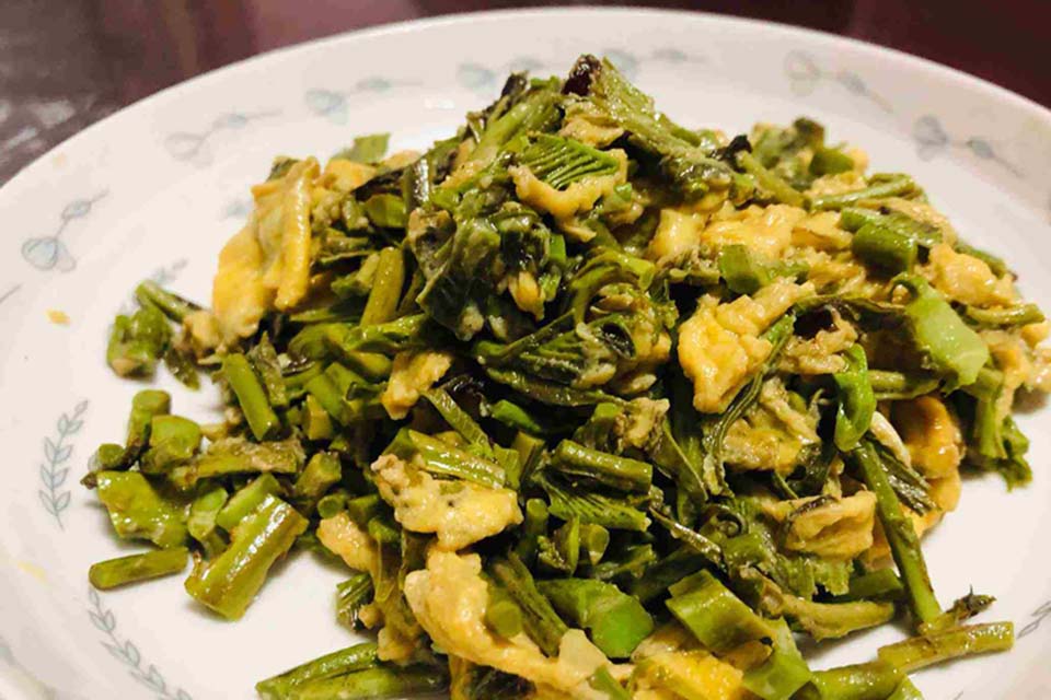 香椿咸菜怎么做好吃 香椿咸菜可以多吃吗