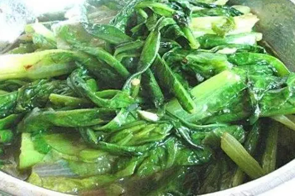 莴笋叶需要用水焯一下吗 莴笋需要泡水吗