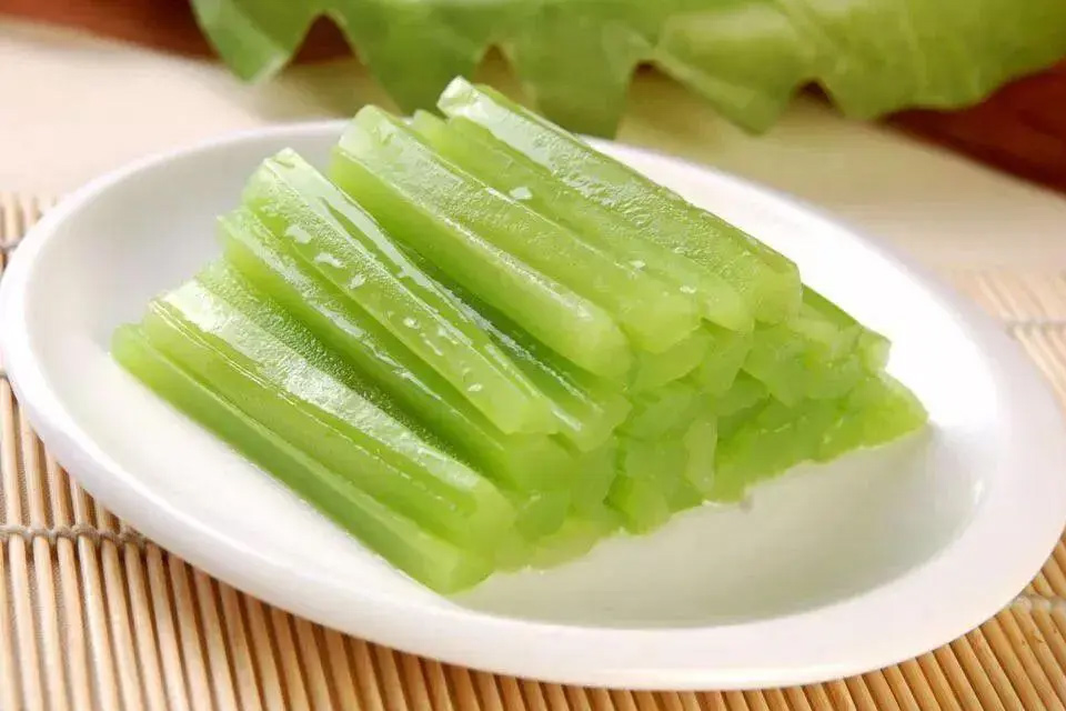 莴笋叶需要用水焯一下吗 莴笋需要泡水吗