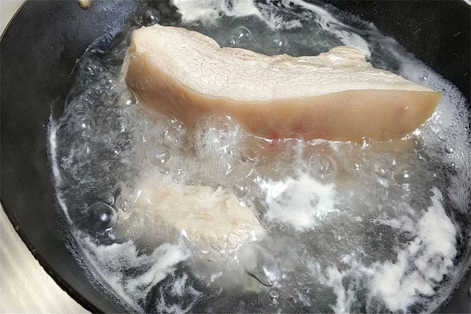 红烧肉炖30分钟可以吗 炖红烧肉的注意事项