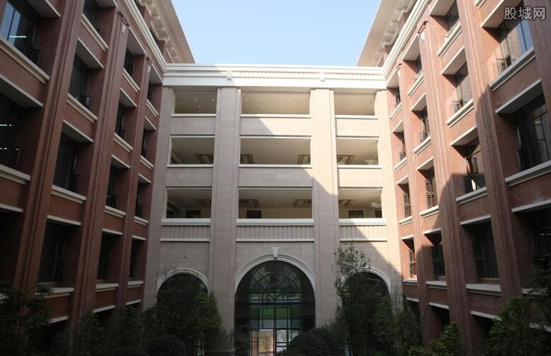 学校