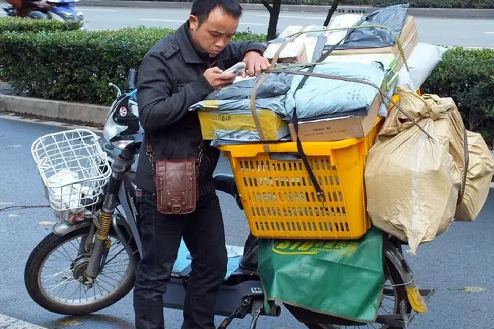 派件中可以去领快递吗 快递派件中一天了没送到正常吗