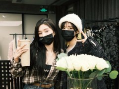 火箭少女感情深！ 杨超越吴宣仪共游美女同框