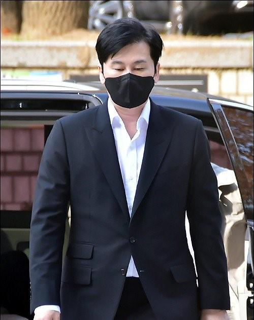 YG原代表梁铉锡被求刑3年 网友:不要连累到艺人！