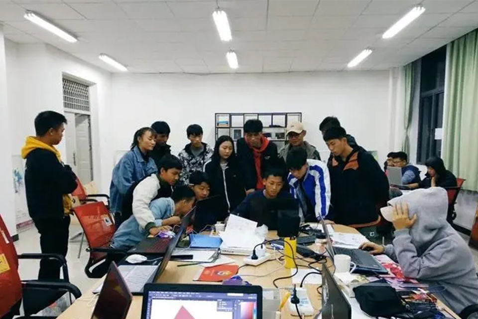 电大一年制中专在哪里报名 中专学什么专业前景好