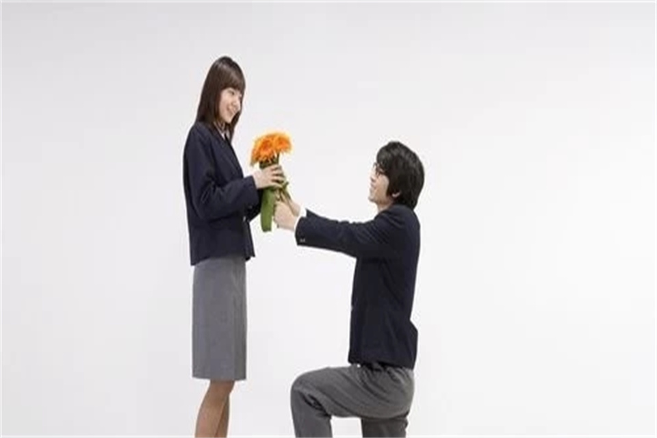 如何表白女生 向女生表白适合送什么礼物