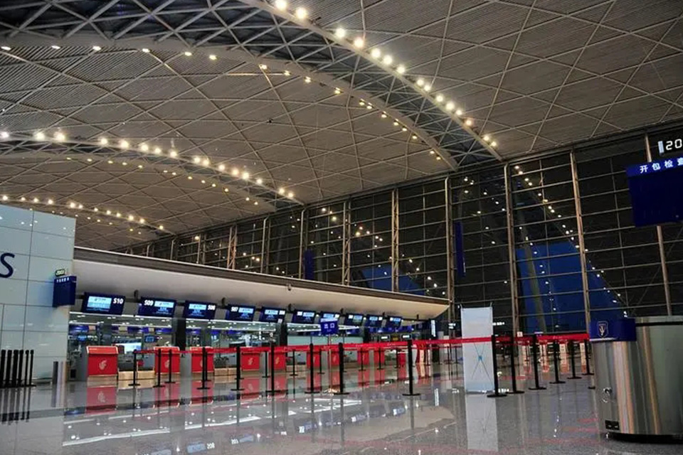 乘飞机要提前多少时间到达机场 什么东西不能带上飞机