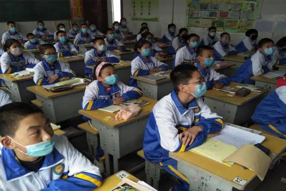 初二学生不愿意上学怎么办 初中成绩不好可以出国留学吗
