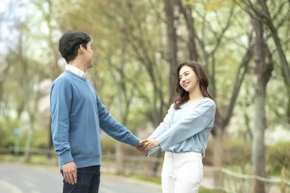 和女孩子怎么聊天 和女孩子聊天怎么开头