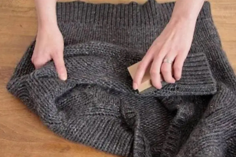 掉毛的衣服怎么样处理最好 掉毛严重的毛衣还能要吗