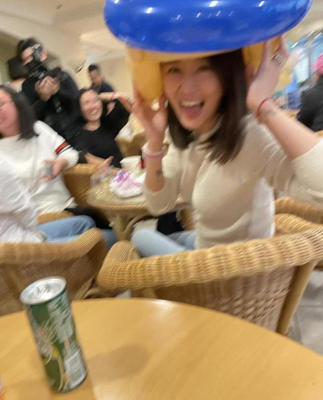 林心如晒照分享美好周末 为女儿小海豚庆6岁生日