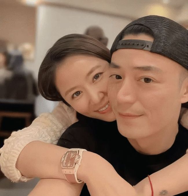 林心如晒照分享美好周末 为女儿小海豚庆6岁生日