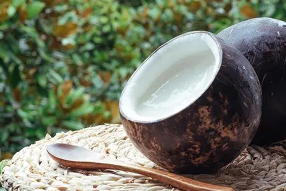 椰子汁发黄但味道没坏能喝吗 椰子汁喝了会发胖吗