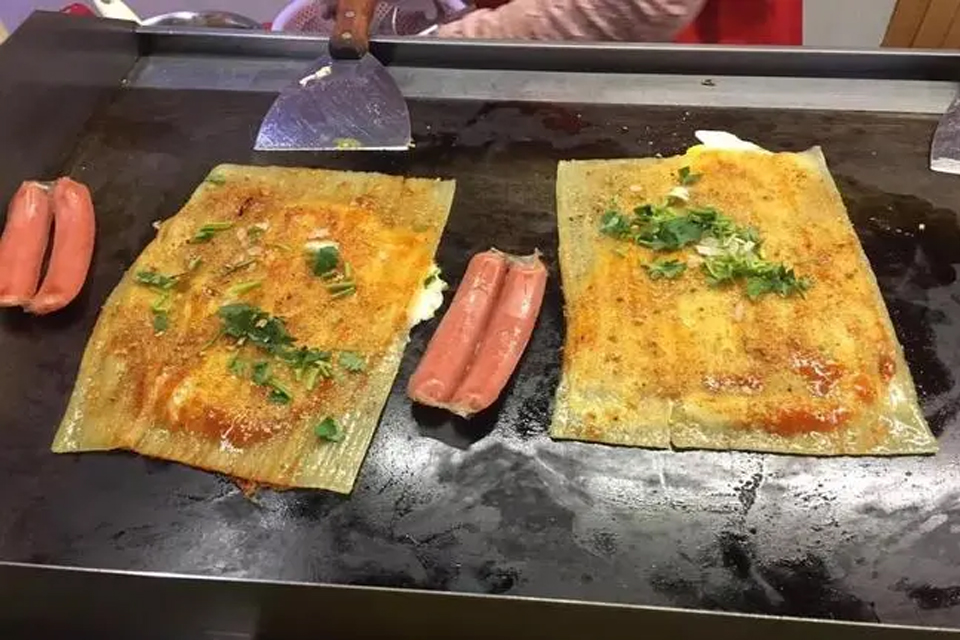 烤冷面是哪里的特产 烤冷面的面皮是什么面