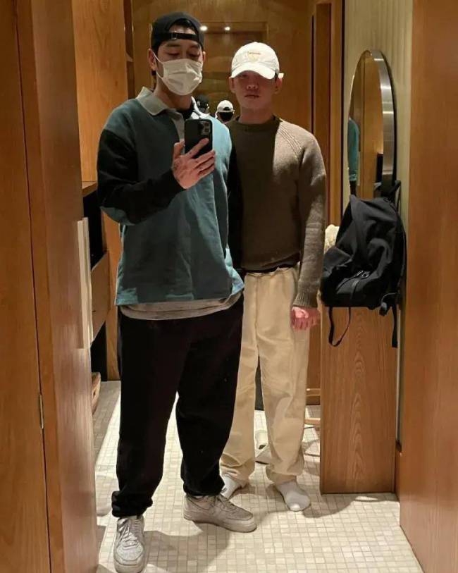 刘亚仁公开祝男友生日快乐 不惧保守氛围大胆示爱