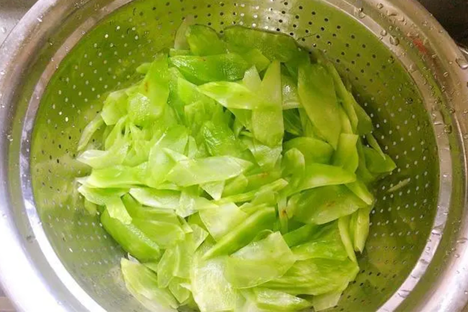 新鲜莴笋怎么保存 莴笋切片泡水里可以放多久