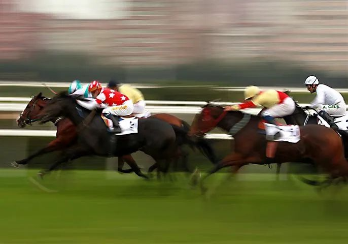 黑马 Blur “狂飙”,NFT 平台老大 OpenSea 要坐不住了?