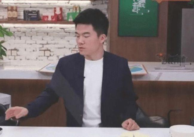 董宇辉回应被骂"飘了"：自己措辞不对 词不达意