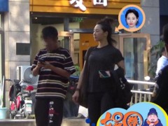 38岁白百何素颜带儿子出街 儿子身高快赶上妈妈